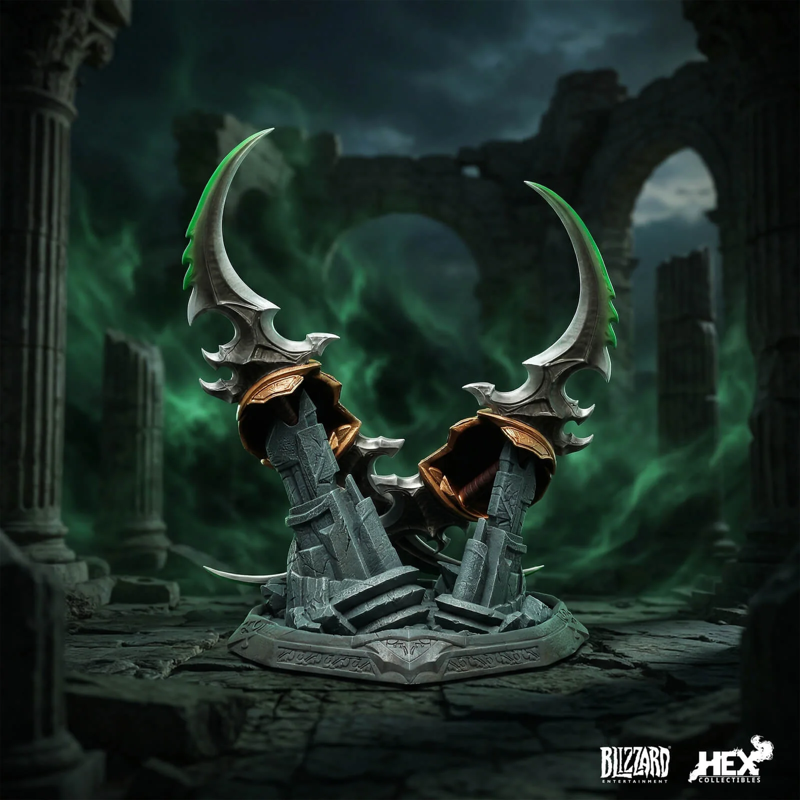World of Warcraft Warglaives of Azzinoth Replica Collectible - Image 5